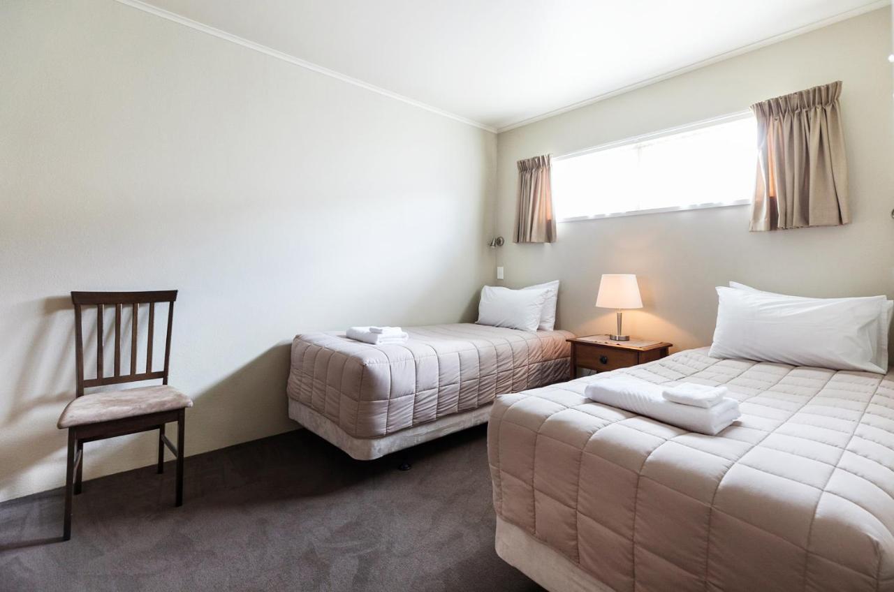 Colonial Court Motor Inn Тауранга Екстер'єр фото